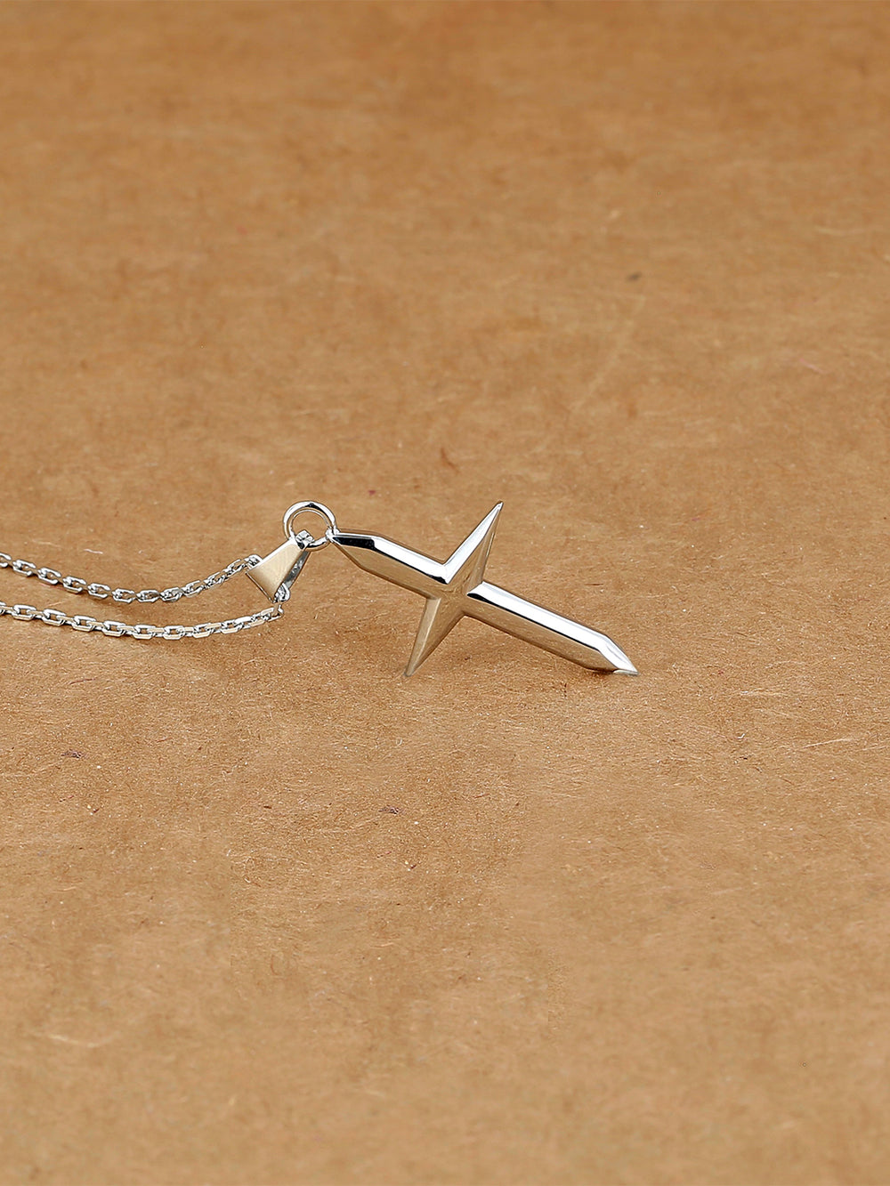 Collier Cyril