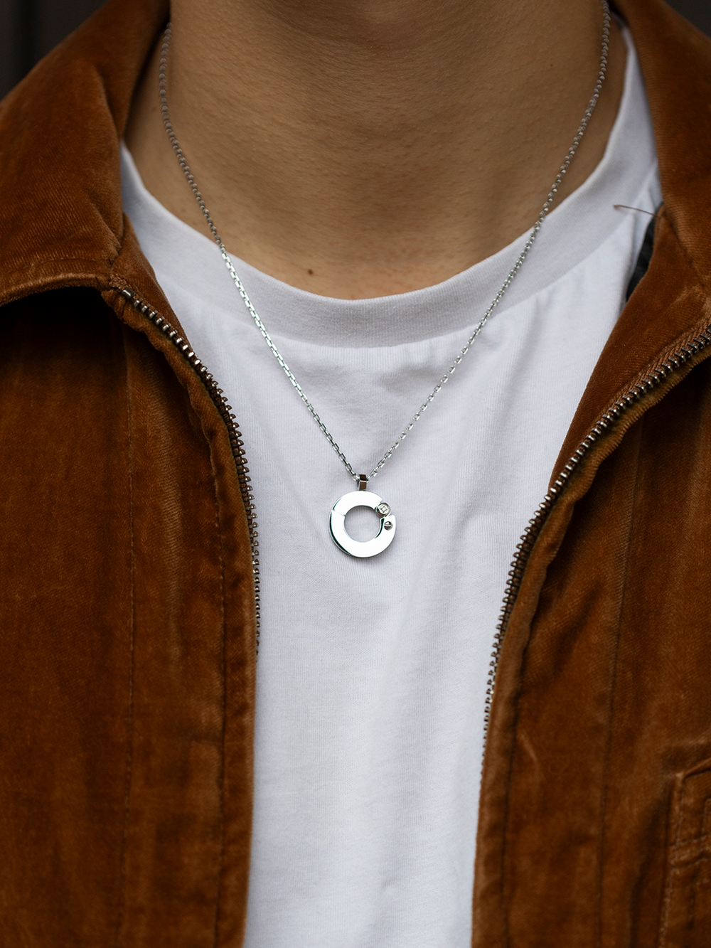 Collier James
