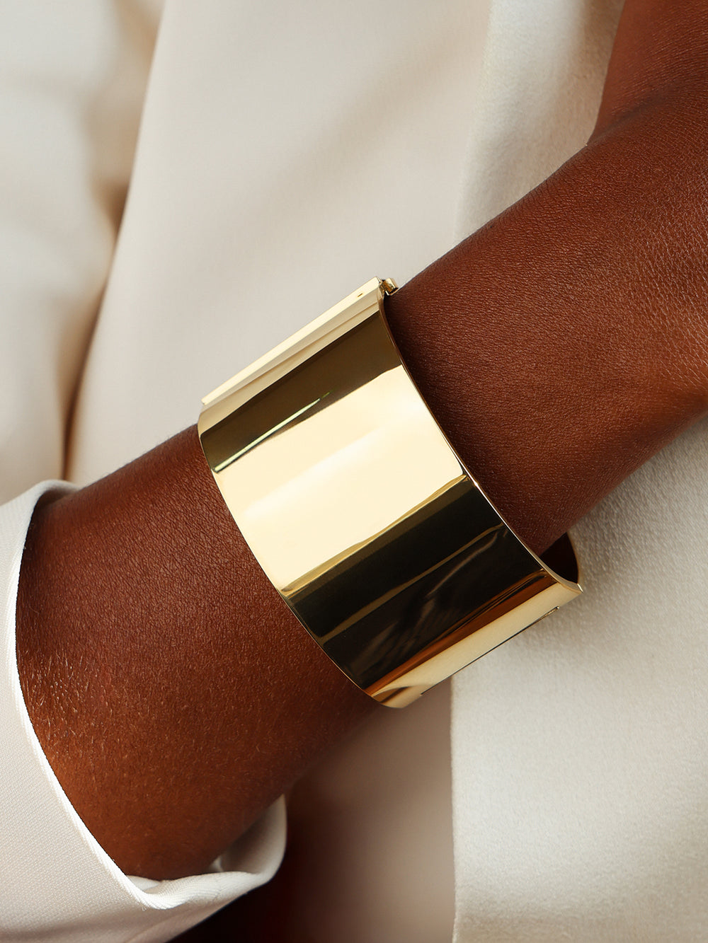 Suera Bangle
