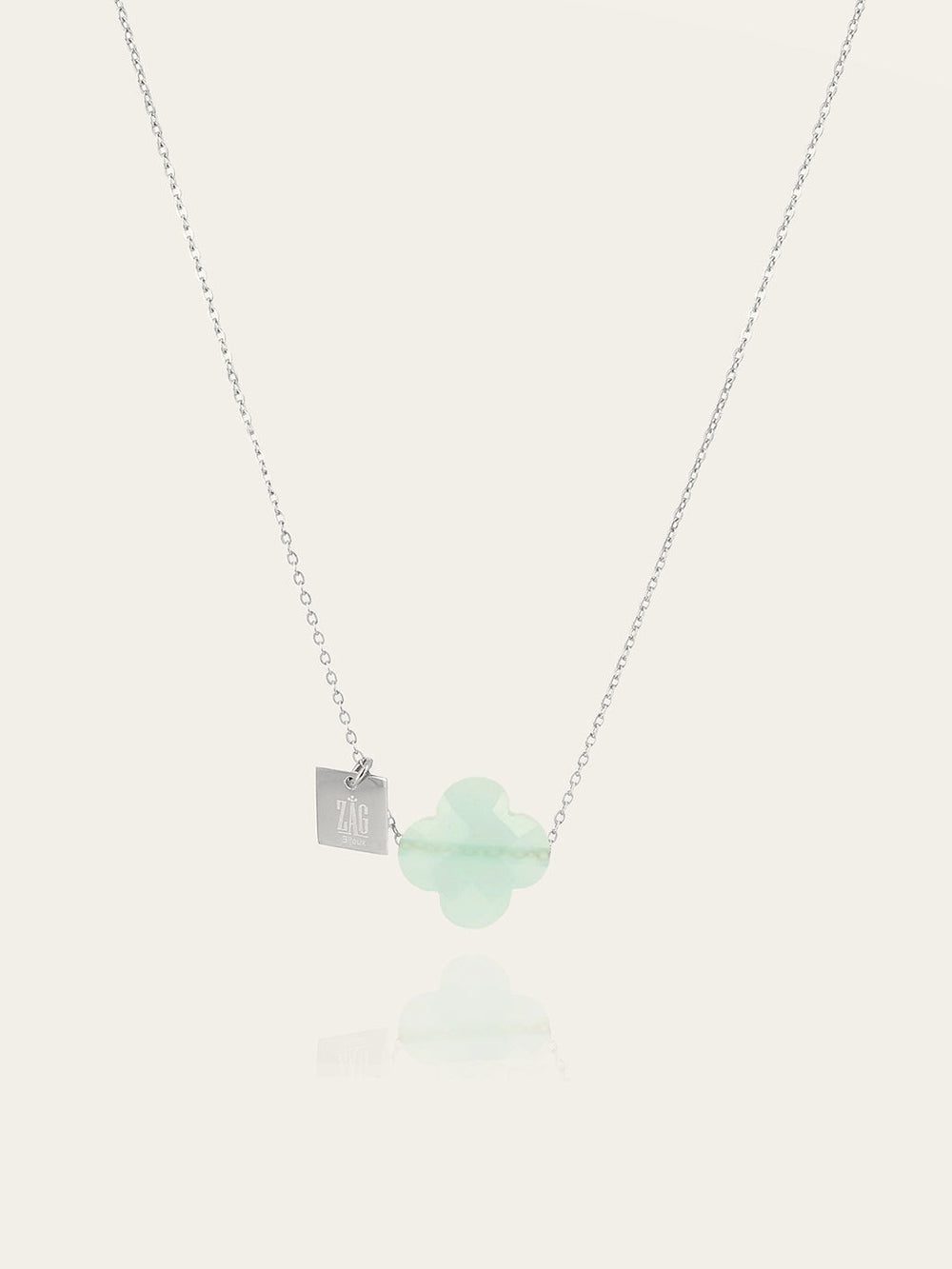 Collier Vega