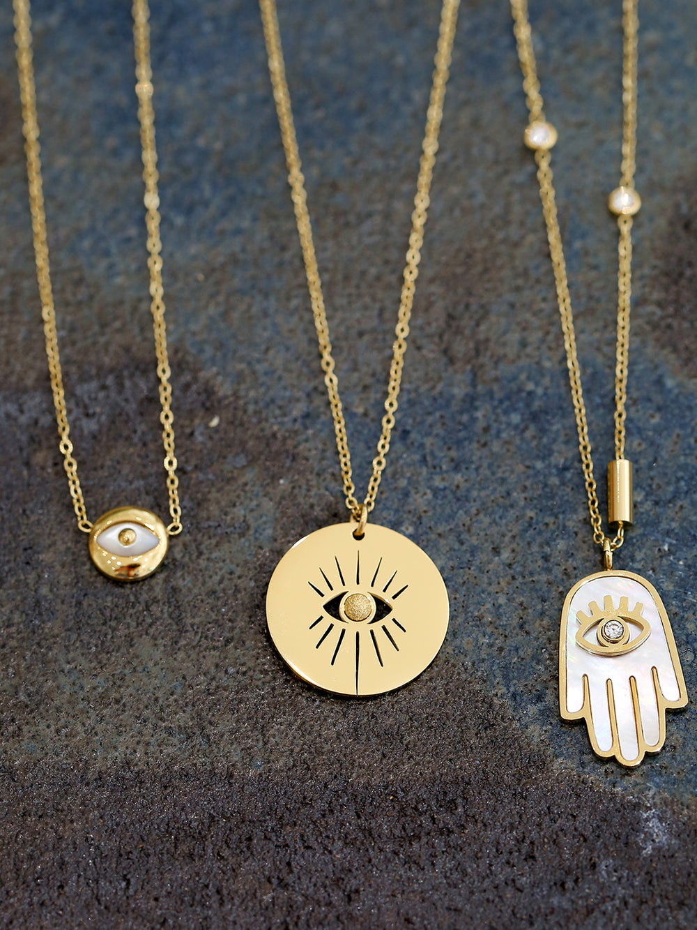 Collier Isis