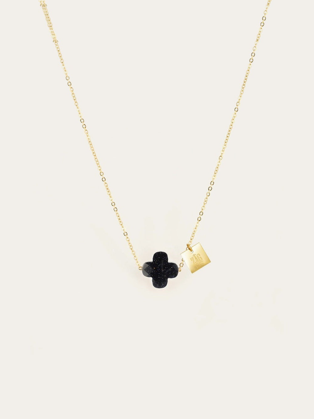 Collier Vega
