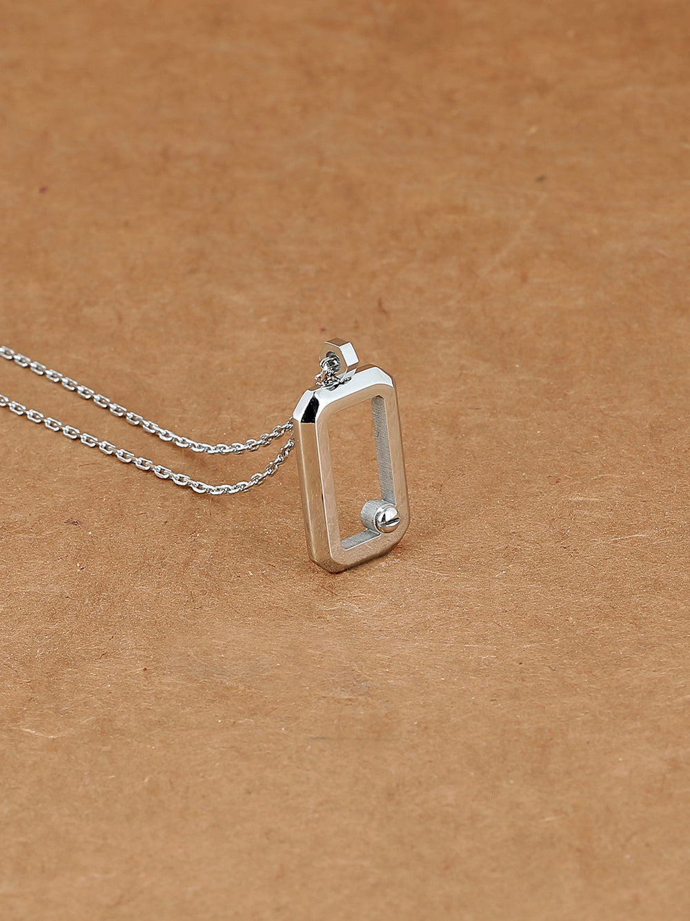 Romeo necklace 