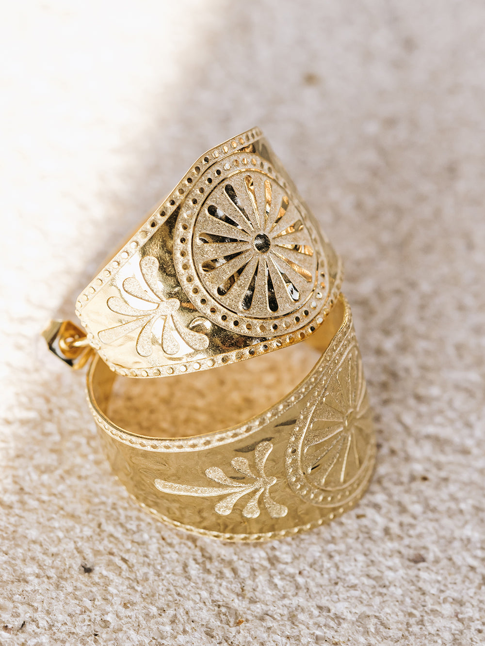 Olora Hoop Earrings 