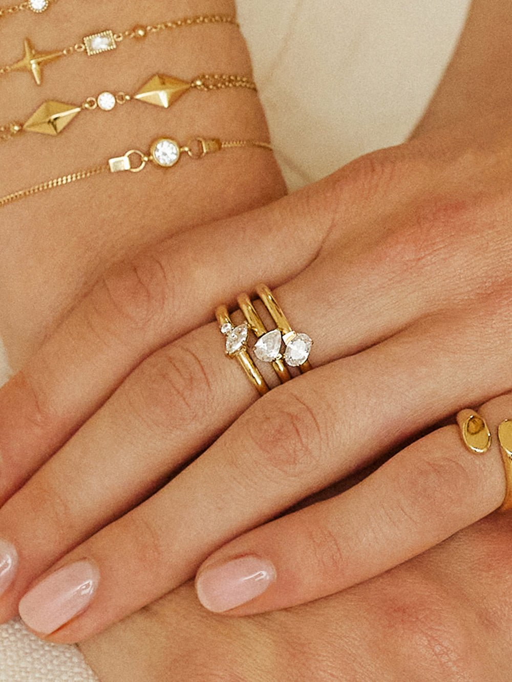 Sibari rings 